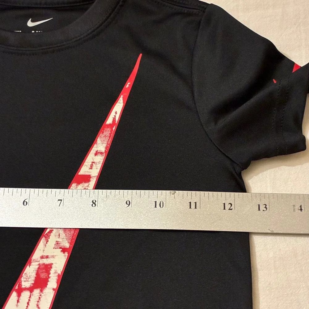 Nike Boys Dri-FIT Graphic Swoosh‎ Tee Black Red Size 4 XS 807421-548636
